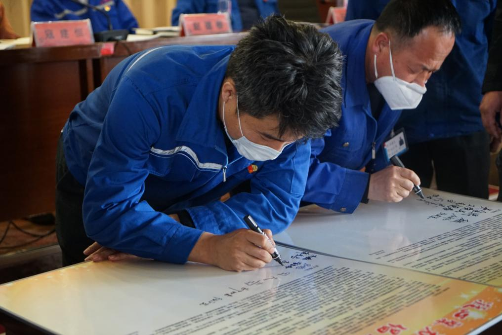 喜讯!乐鱼体育app员工 高亮荣获“全国热爱企业优秀员工”荣誉称号